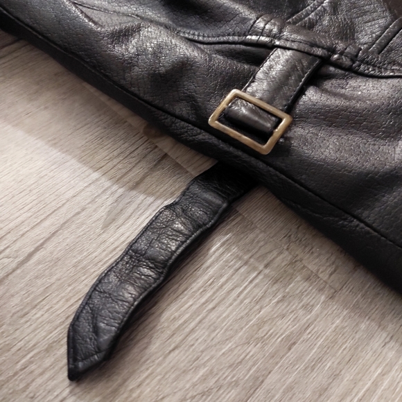 Men's Vintage Leather Jacket with adjustable Buckled Waist Tabs - Picture 13 of 15